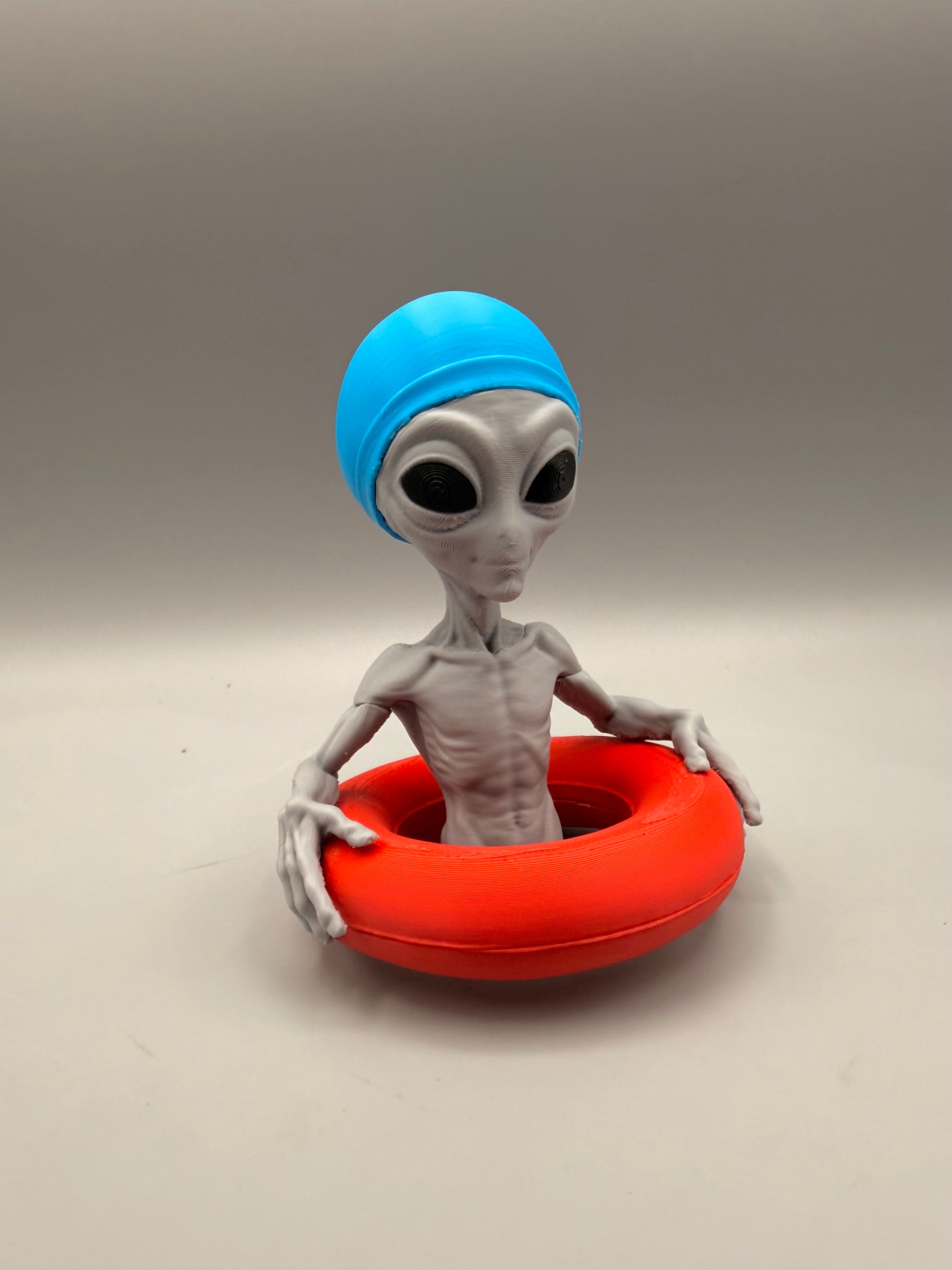 First Contact – Beach Alien