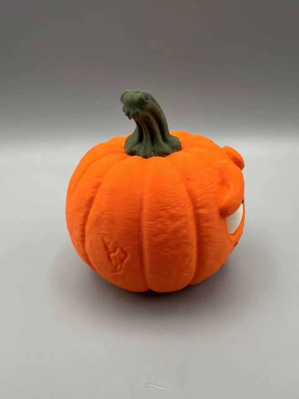 Scared Pumpkin – Halloween Décor